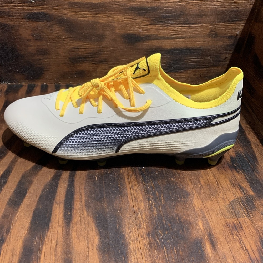 Puma King Ultimate‎ FG/AG Soccer Cleats 107563-05 Women Size 9.5